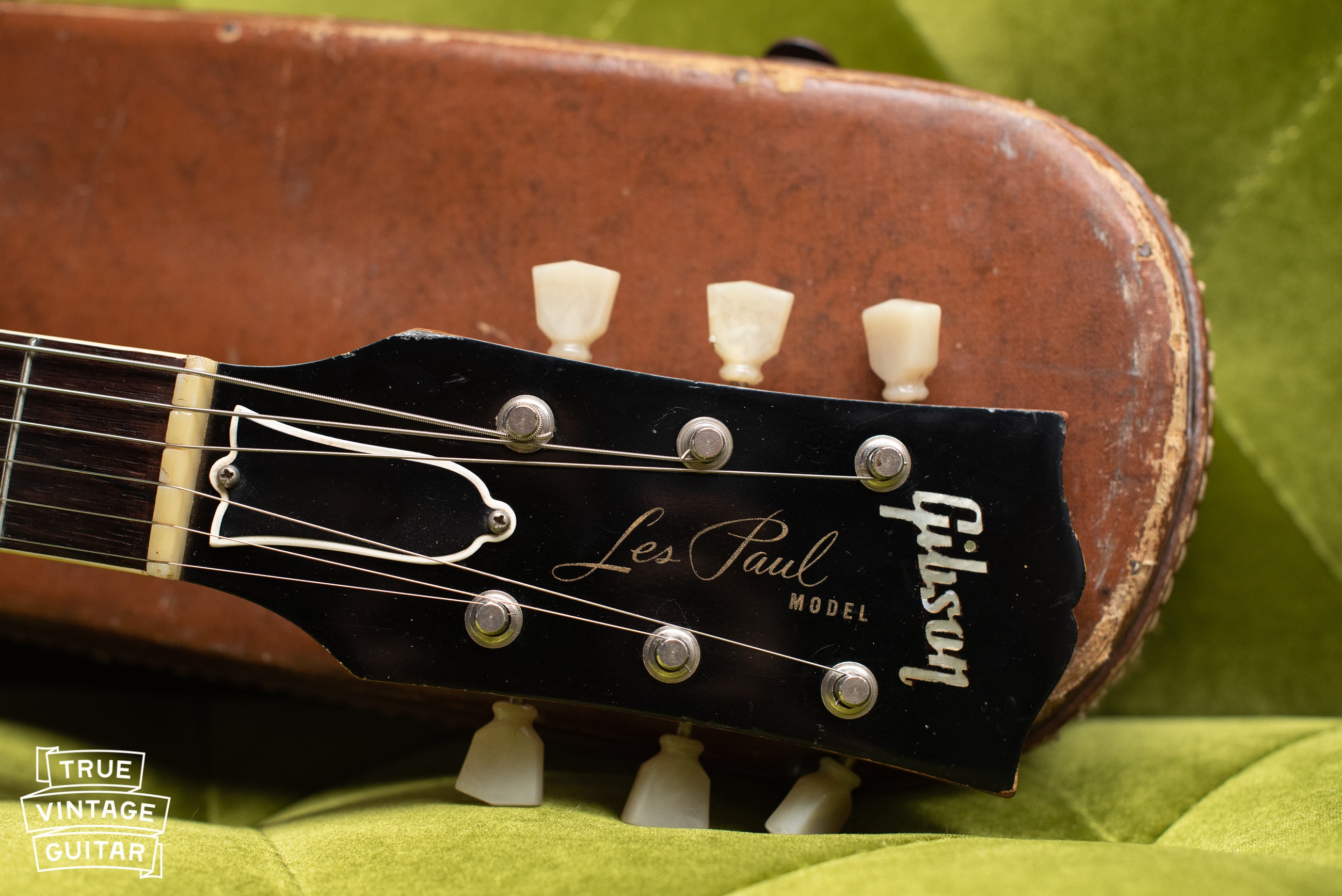 Vintage 1955 Gibson Les Paul Model Goldtop electric guitar headstock