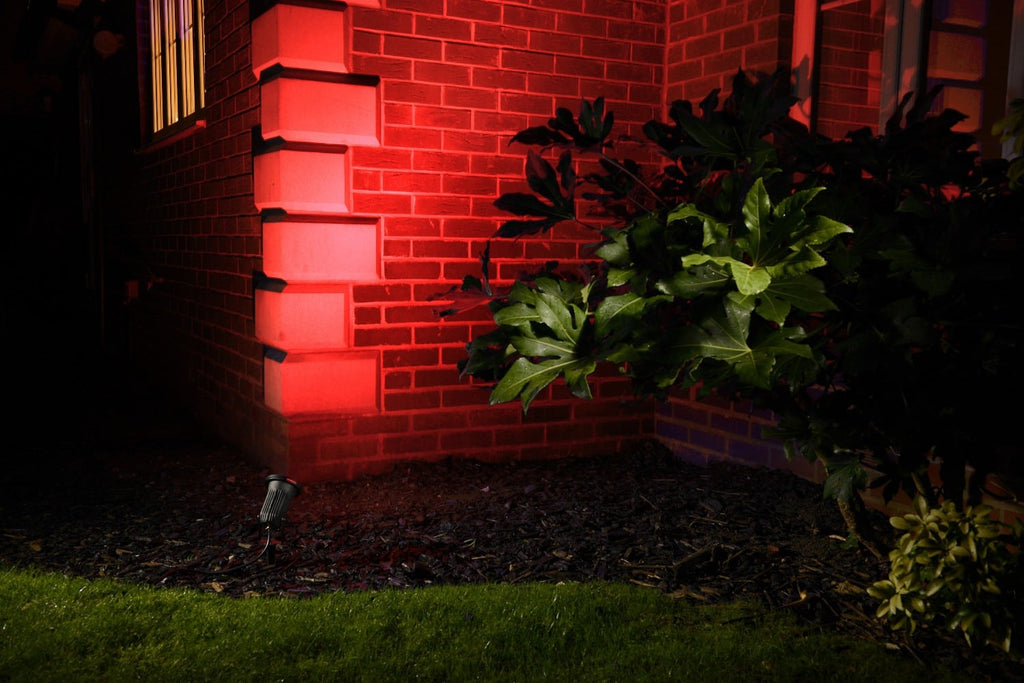 red garden lighting