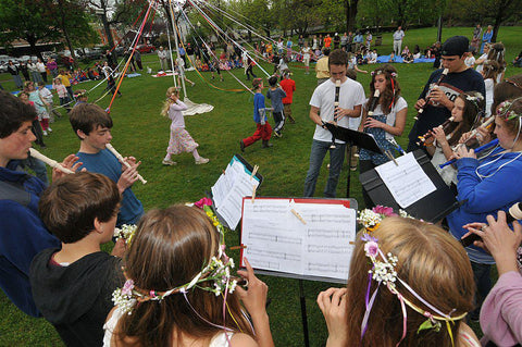 http://cdn.shopify.com/s/files/1/0232/3919/files/MAYDAYPOLE3_tx728_fsharpen_large.jpg?15639128652831591276