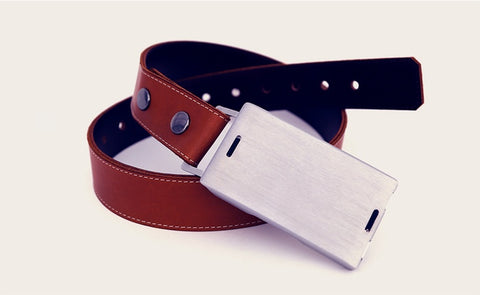 Clipp: wallet that attaches to your belt