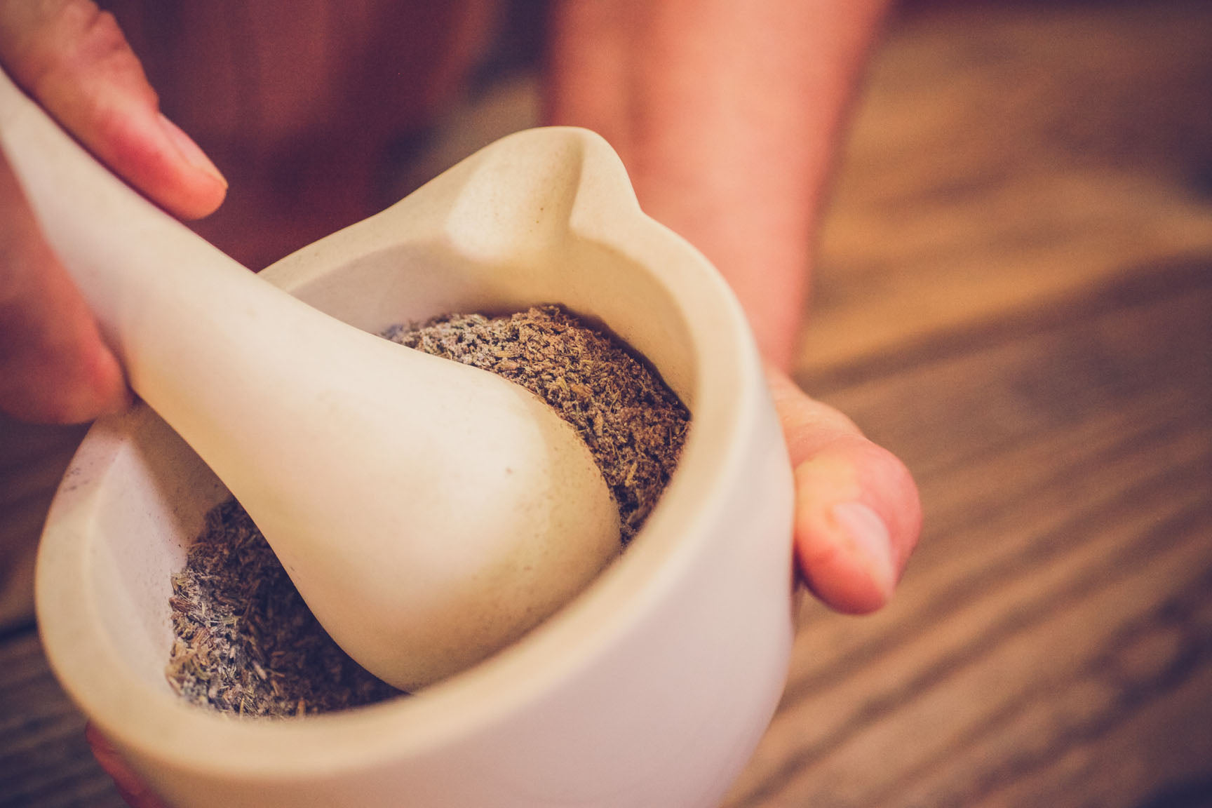 grind in mortar and pestle