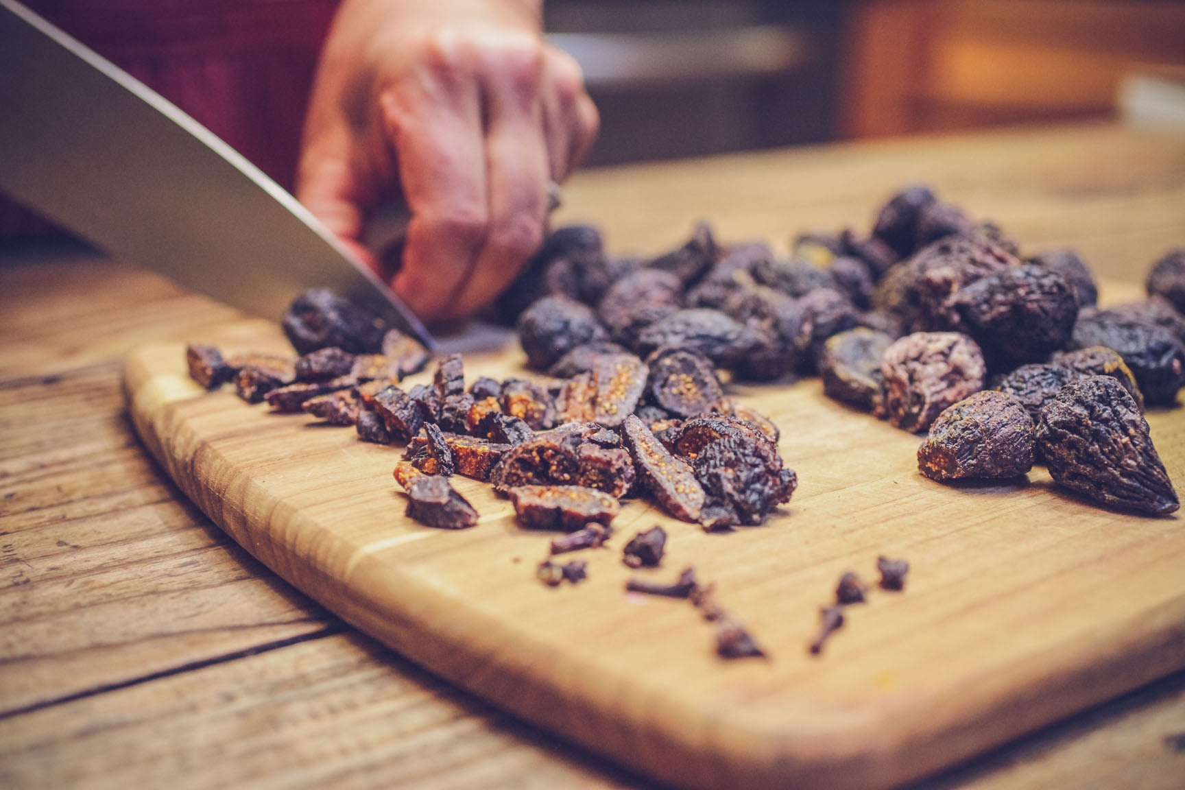 chop figs discard hard stem