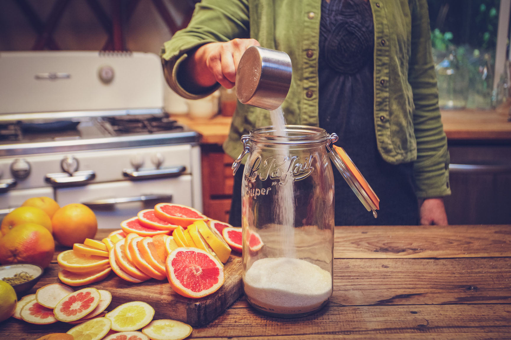 add sugar to jar