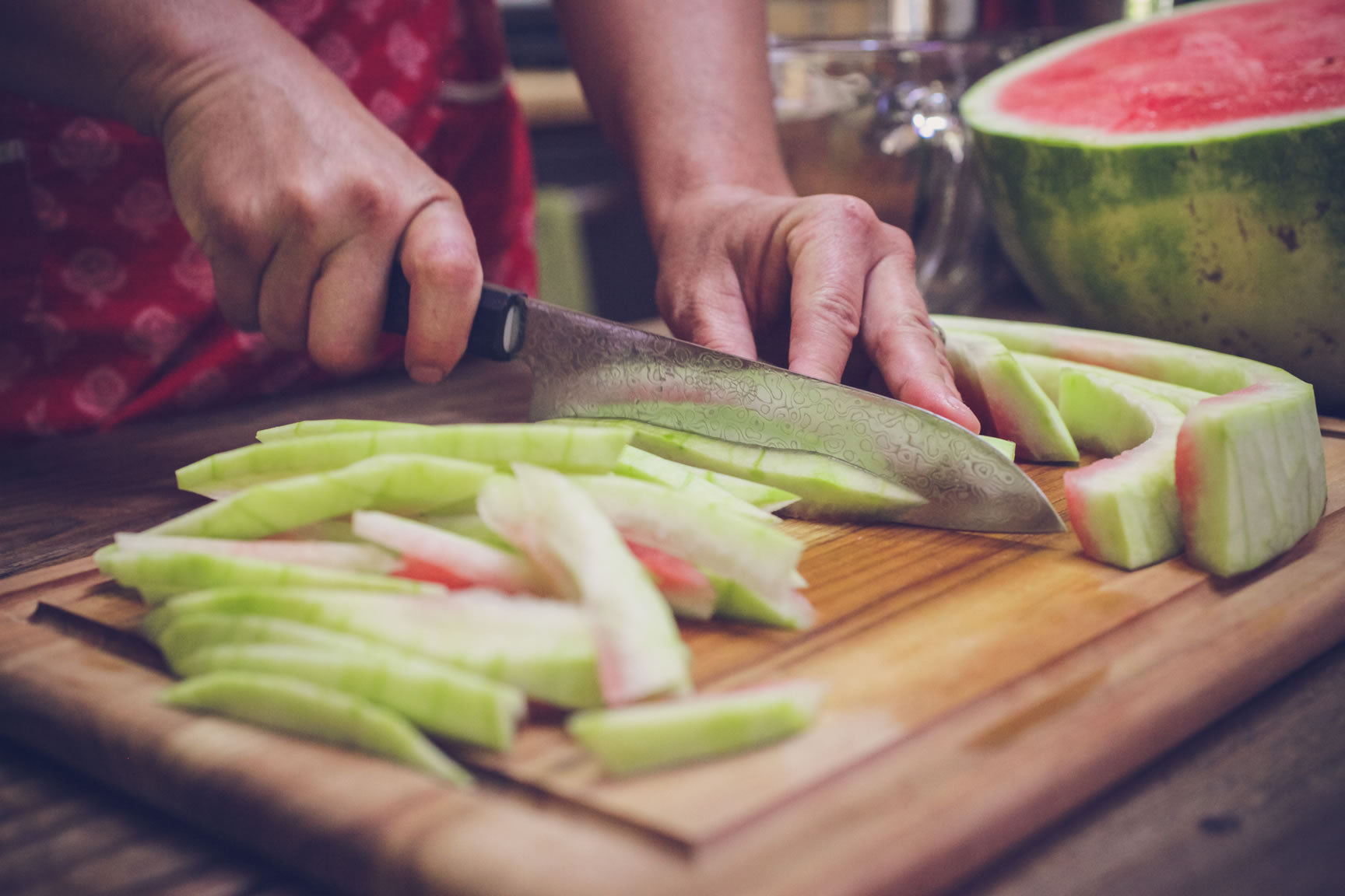 slicing watermelon