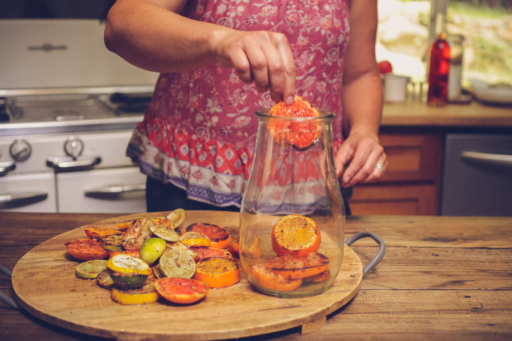 put fruits in pitcher