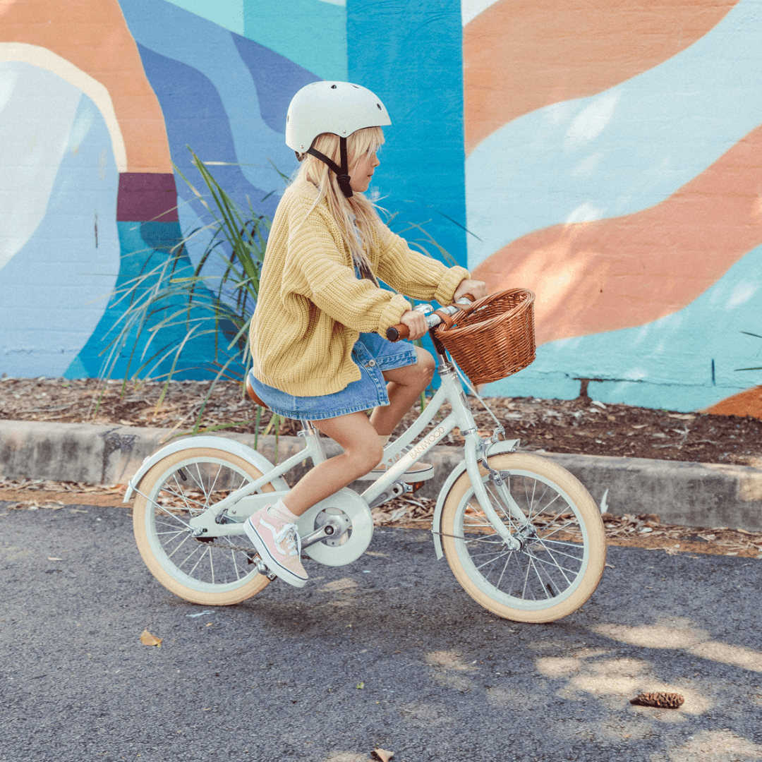 Banwood Classic Bicycle Pale Mint | lincolnstreetwatsonville Shop