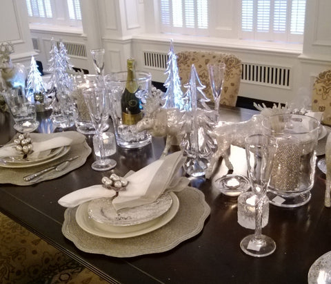 Setting the perfect holiday table