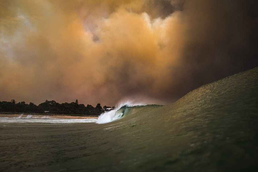 Australian bush fires on the south east coast of NSW and a wave