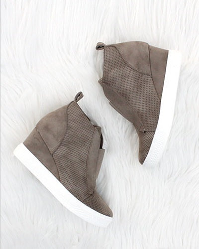 Zoey Sneaker - Taupe – Small Town Style 