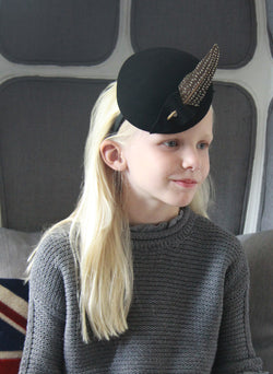 Giovannio Robinhood Mini Beret Headband in Navy