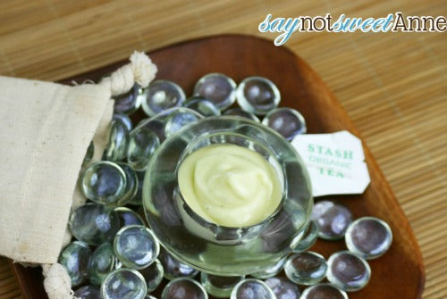 Green tea face cream for facial skin moisturizing, and anti-aging