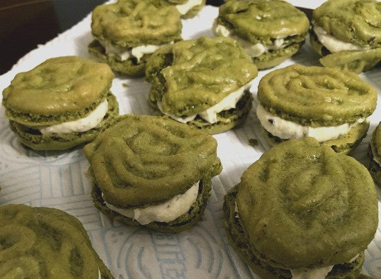 Matcha Macarons filled Black Sesame Buttercream are the great treats complementary with your favourite green tea latte