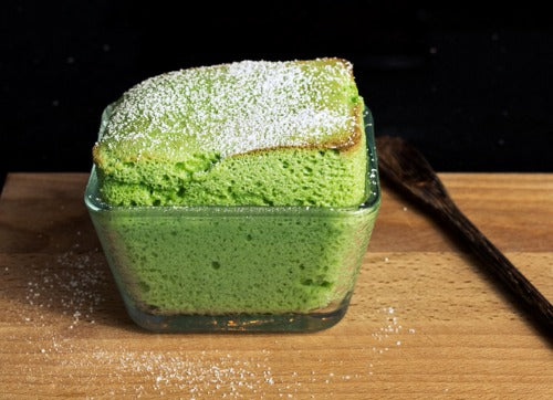 This matcha tea souffle is so light and soft which makes the perfect dessert for the Christmas dinner 