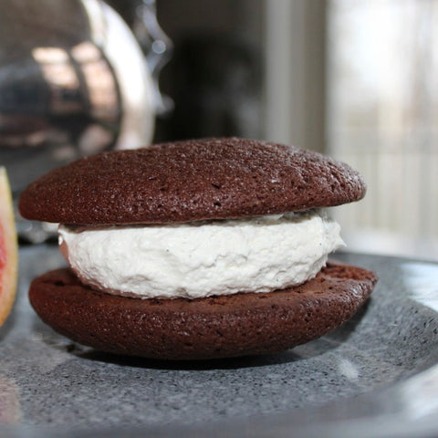 chocolate and vanilla whoopie pie