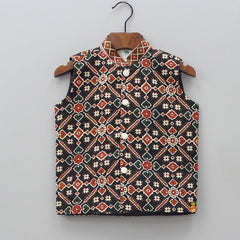 Leaf Embroidery Kurta With Printed Jacket And Dhoti