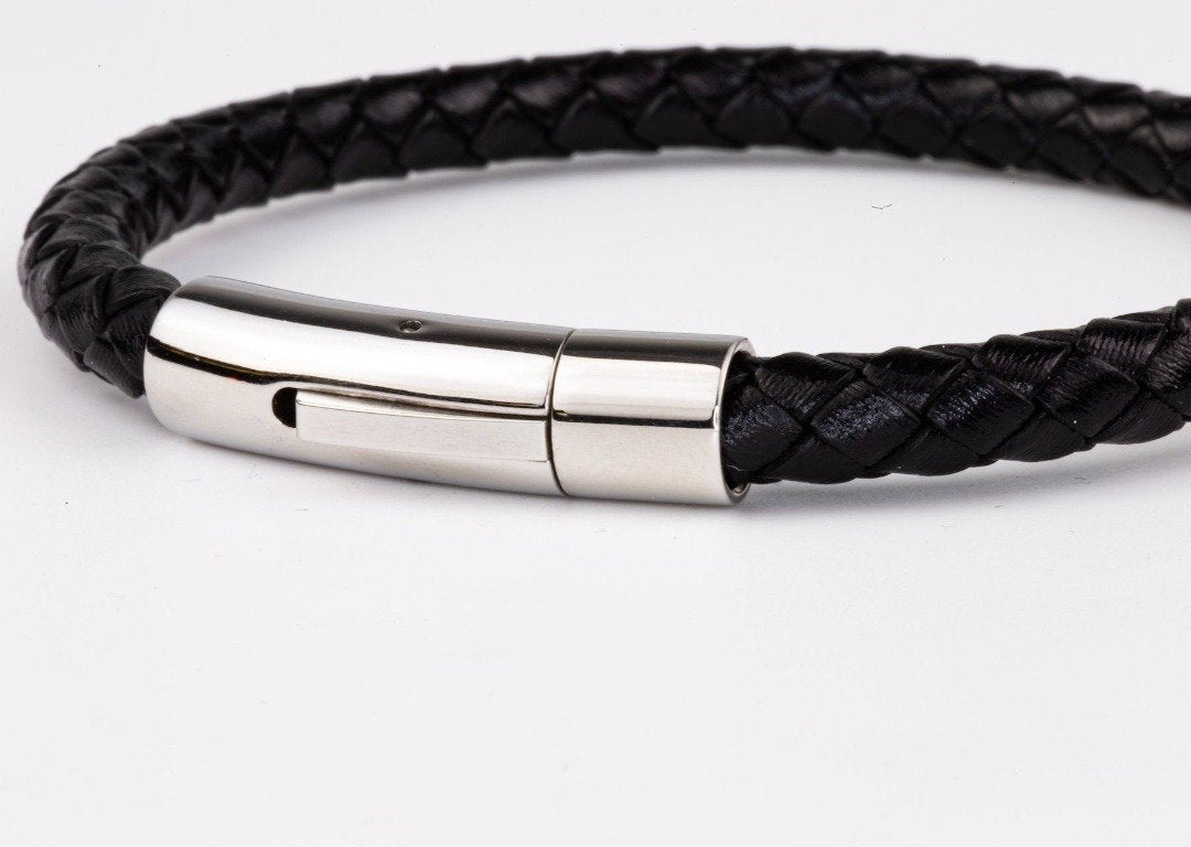 Intrekking Rennen mozaïek Leather bracelet men | Sandar – MAVN Of Sweden