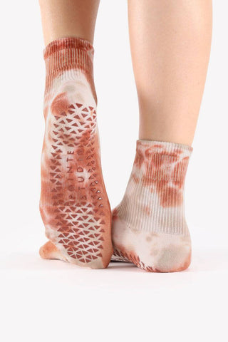 rosey tie die pilates grip socks