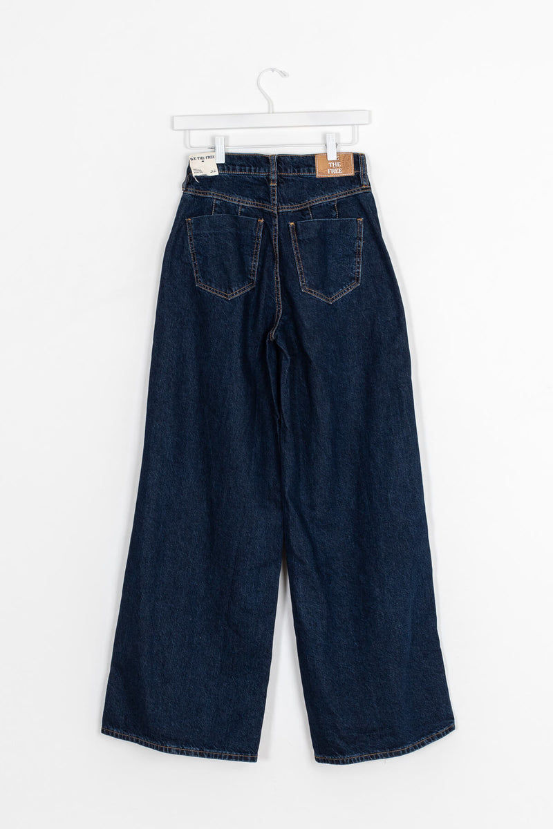 Women's dark blue wide leg jeans by Free People | Kariella