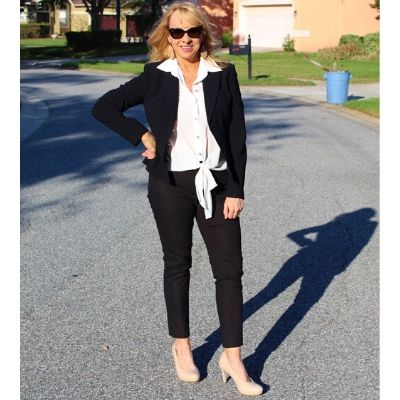 Kellyanne This SHopping Bag Wearing Calla Shoes