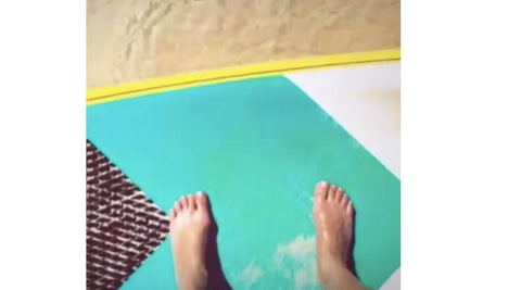 bunions and feet on kourtney kardashian 