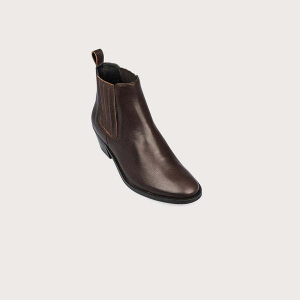 chelsea boot for wide feet