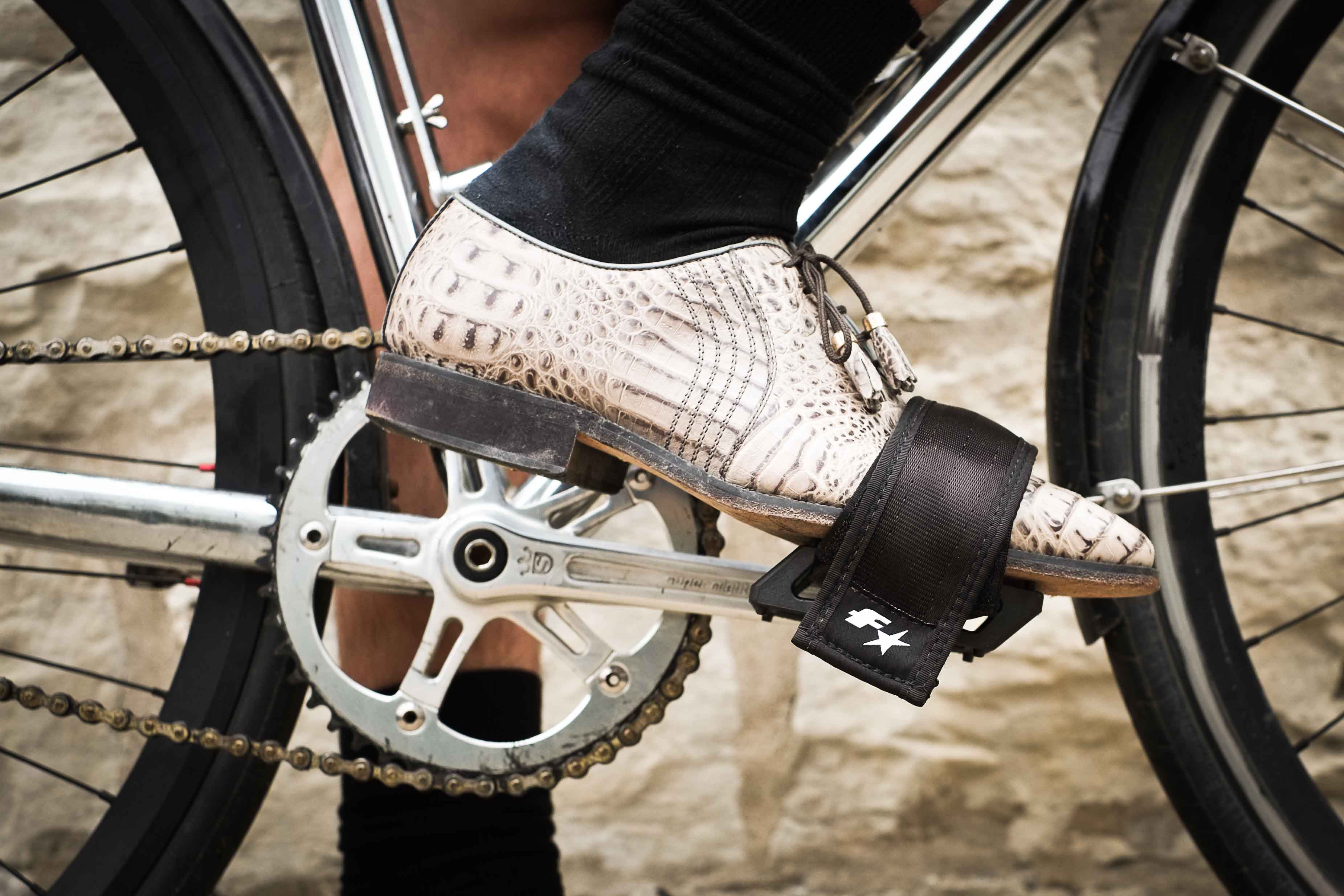 toe strap bike