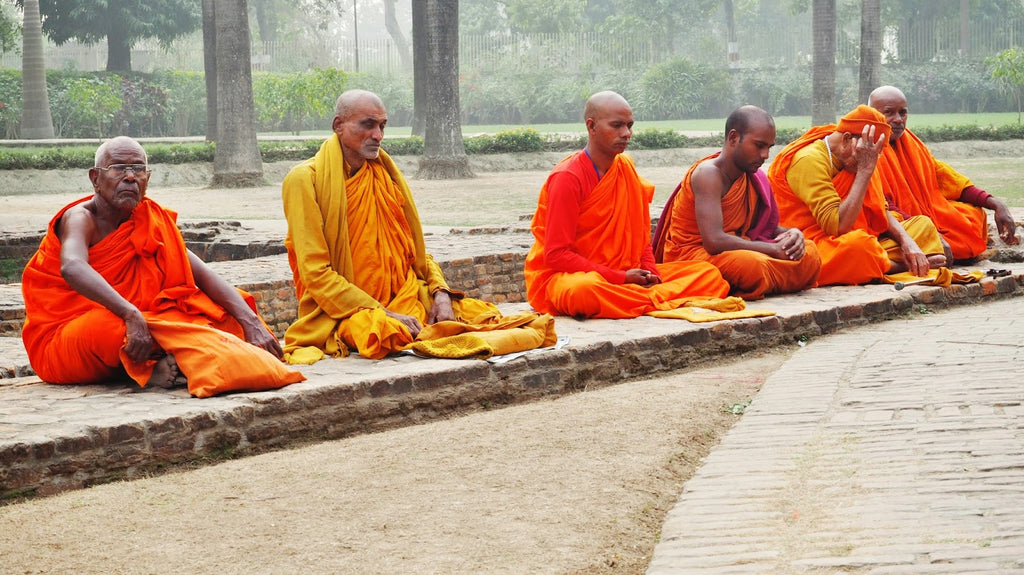 uttarasanga univers bouddha