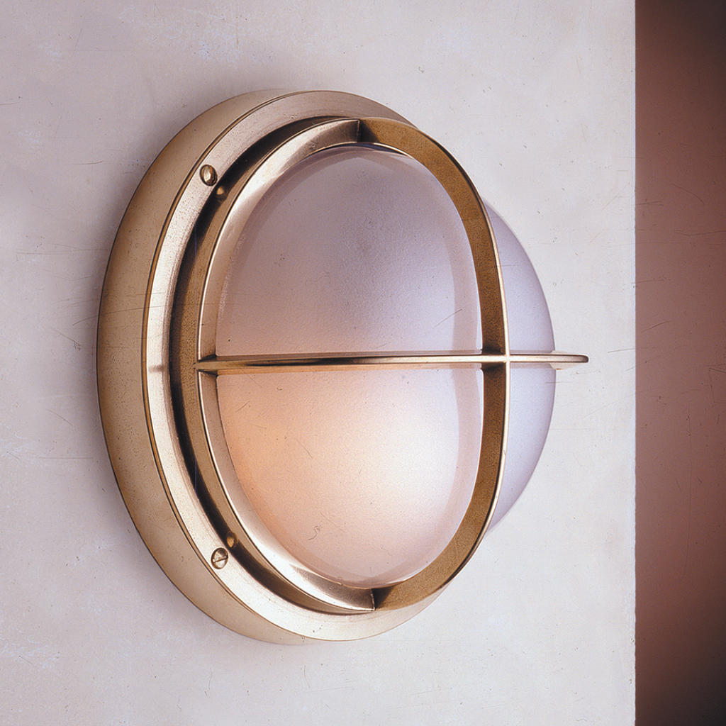 round bulkhead light with pir