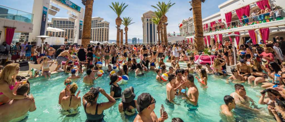 Las Vegas Bachelorette Party | Las Vegas City Guide | Vegas Bachelorette | Bachelorette Party City Guide | Bachelorette Party | Las Vegas Bachelorette | Las Vegas Restaurants | Las Vegas Bars | Bachelorette party Ideas | Bachelorette Party Destinations| 