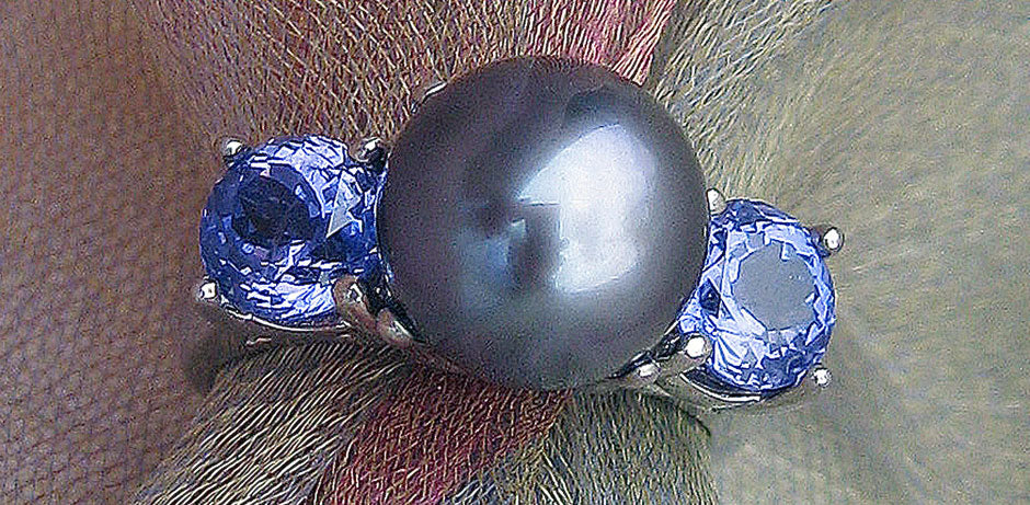 Lavender Symphony ring by Robert Lang Tahitian cultured pearl with natural fancy-cut sapphires