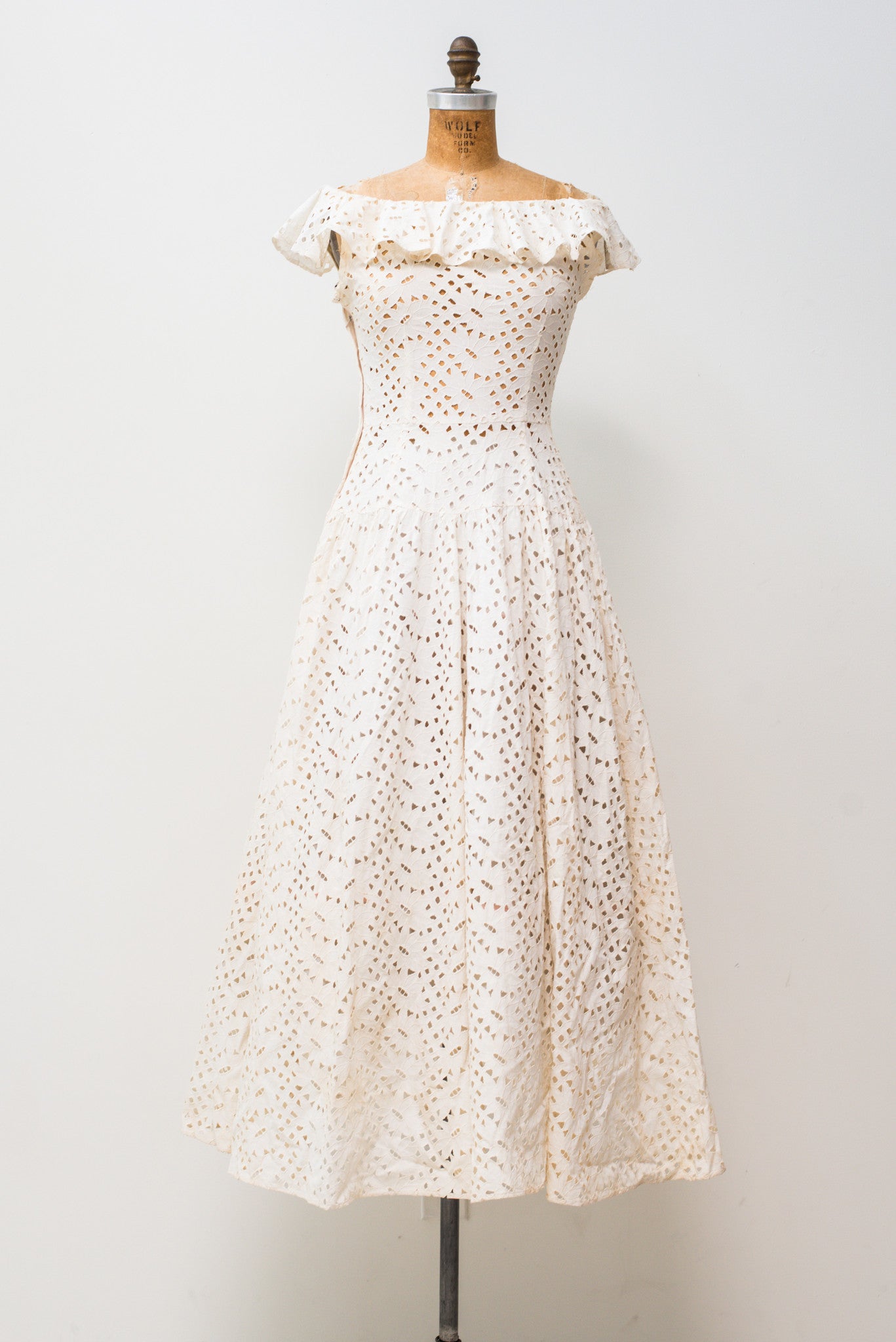 1940s Eyelet Lace Dress S G O S S A M E R 7343