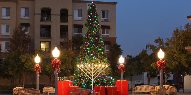 Exterior Holiday Décor: Your Recipe for Success