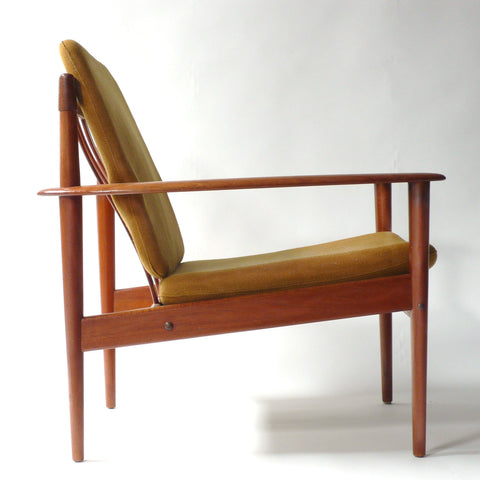 vintage chair by Zuburbia