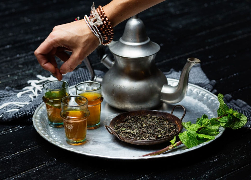 service de thé à la menthe marocain