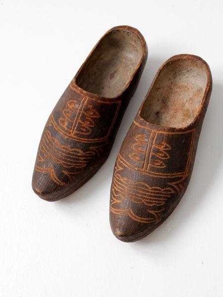 earth shoes clogs