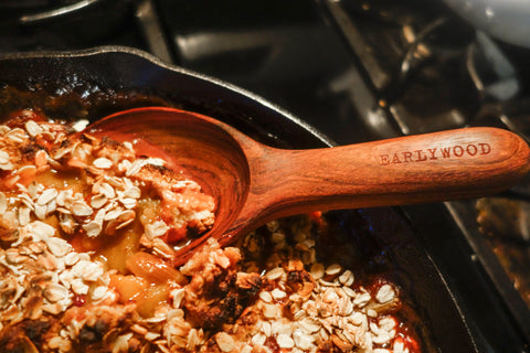 Lodge cast iron cooking strawberry rhubarb crisp  