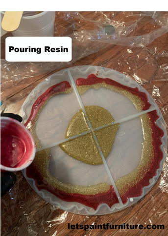 pouring resin into silicone resin geode agate coaster mold epoxy