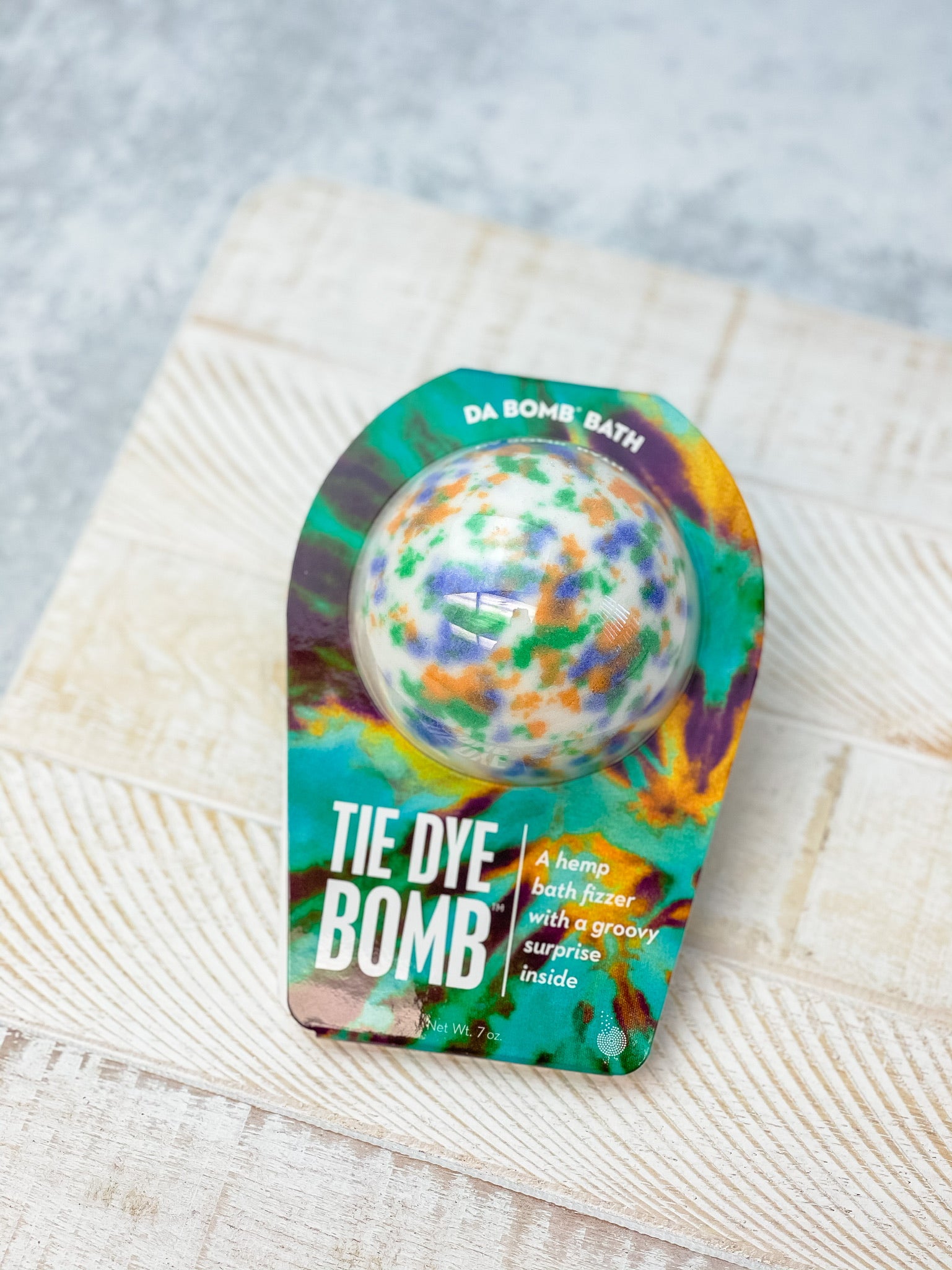 da bomb tie dye bath bomb