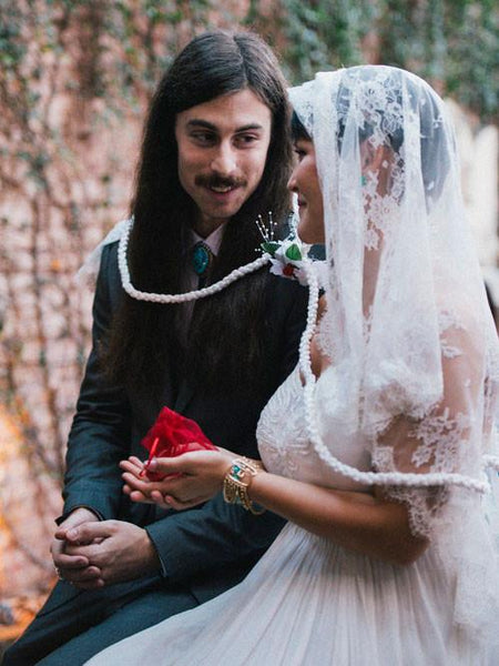 Should You Wear a Wedding Veil?