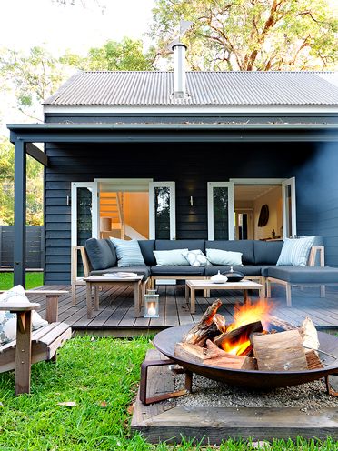 outdoor-furniture-and-fire-pit