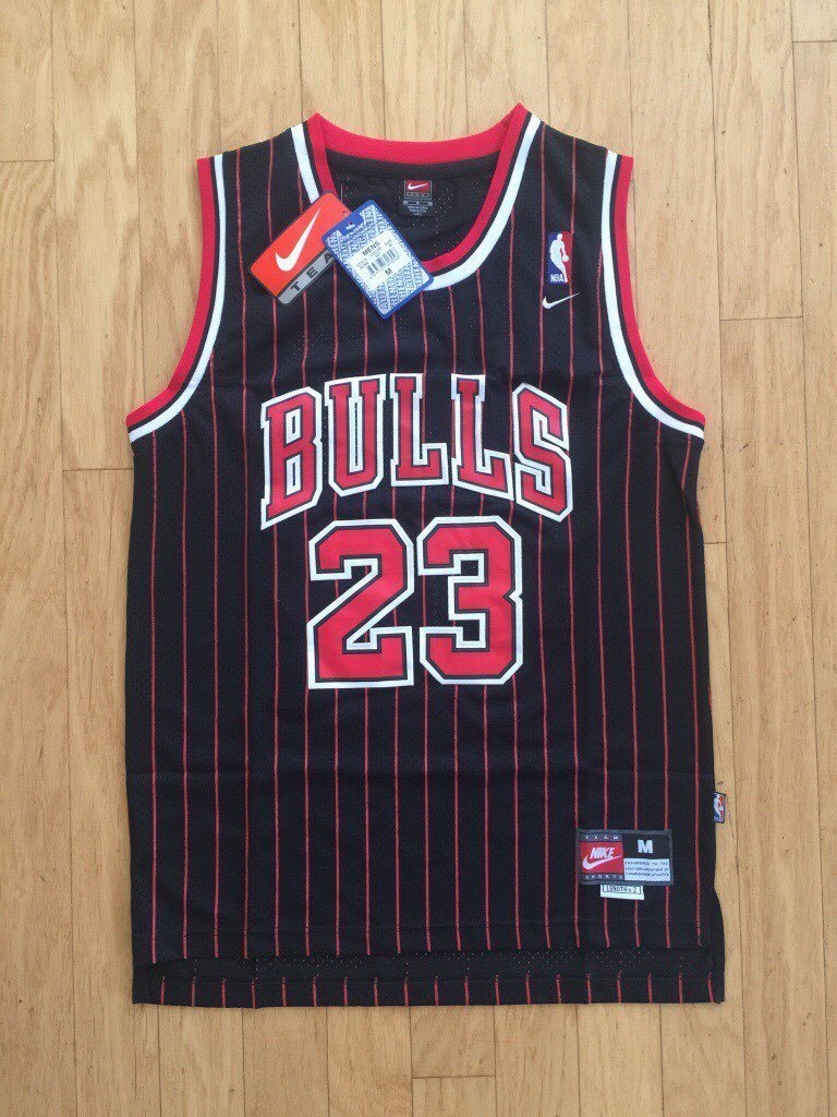 bulls 23 jersey black