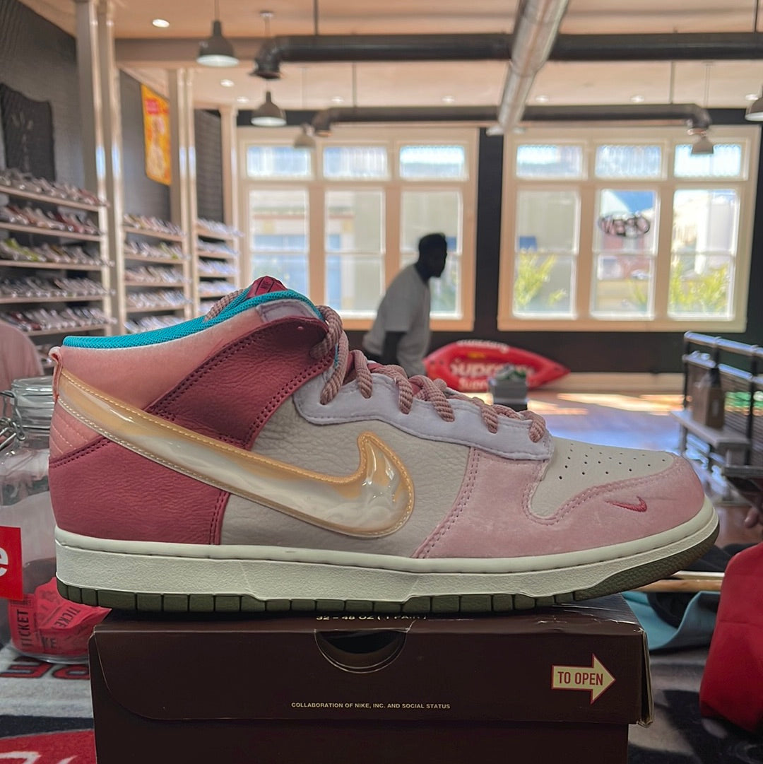 nike sb strawberry milk