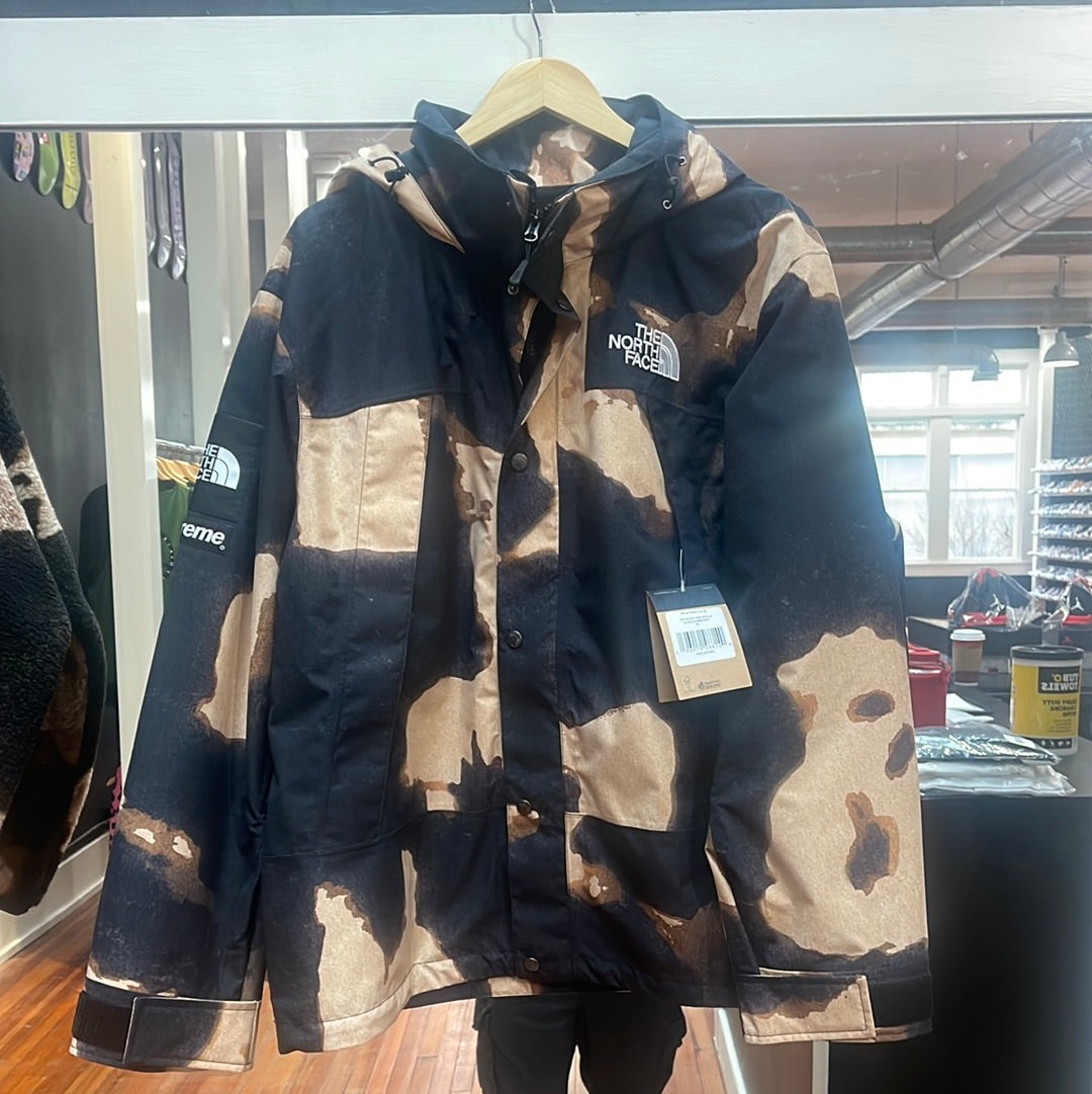 Supreme X TNF bleached denim print mountain jacket – pennykix