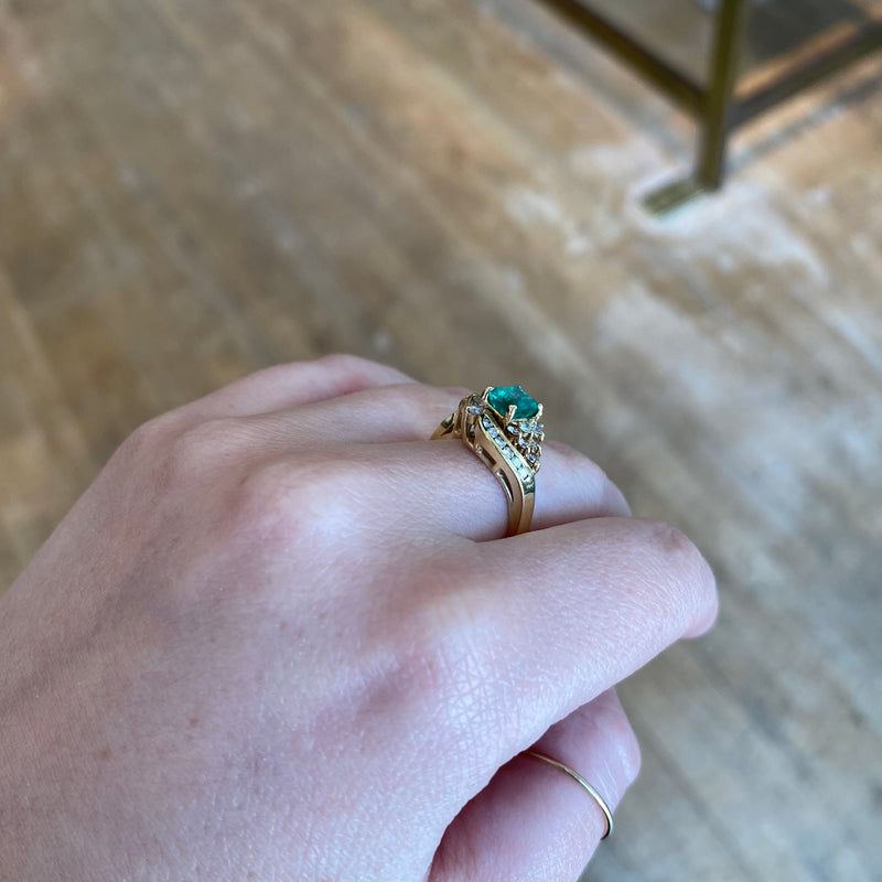 VINTAGE EMERALD AND DIAMOND RING