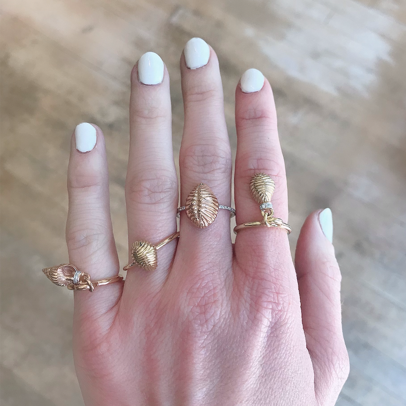 SMALL THREAD AND SHELL RING