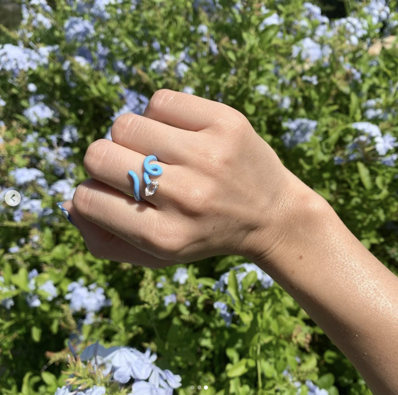 BABY VINE TENDRIL RING - BABY BLUE