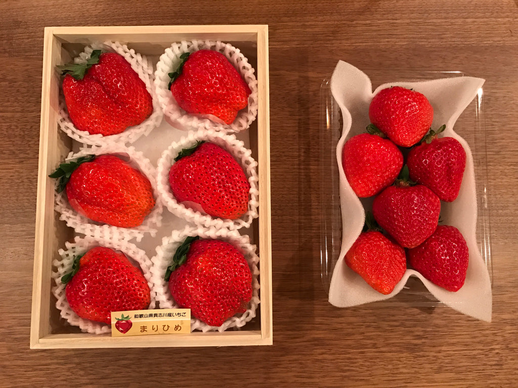 My USD$100 strawberries from Isetan vs $10 Strawberries at Marutsu (already so expensive!)