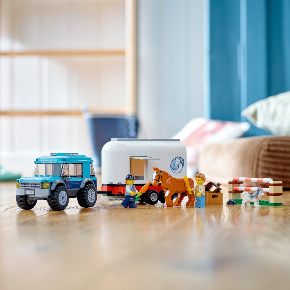 LEGO® City Transporte Equino (60327)