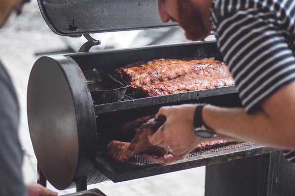 Spareribs grillen op de barbecue