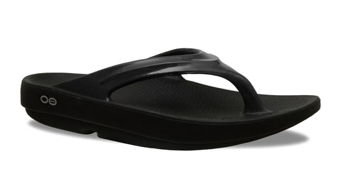 Image of the OOFOS women's OOlala black sandal for foot support and foot recovery.